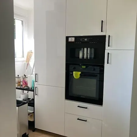 Elegant Et Lumineux Familial Dans Un Ecrin De Verdure Proche Versailles Et Paris, Avec Parking *