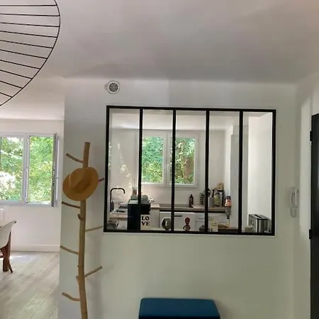 Elegant Et Lumineux Familial Dans Un Ecrin De Verdure Proche Versailles Et Paris, Avec Parking Apartment *