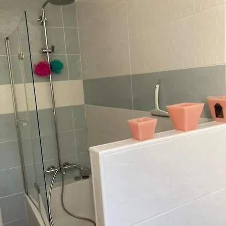 Apartment Elegant Et Lumineux Familial Dans Un Ecrin De Verdure Proche Versailles Et Paris, Avec Parking *