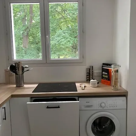 Elegant Et Lumineux Familial Dans Un Ecrin De Verdure Proche Versailles Et Paris, Avec Parking